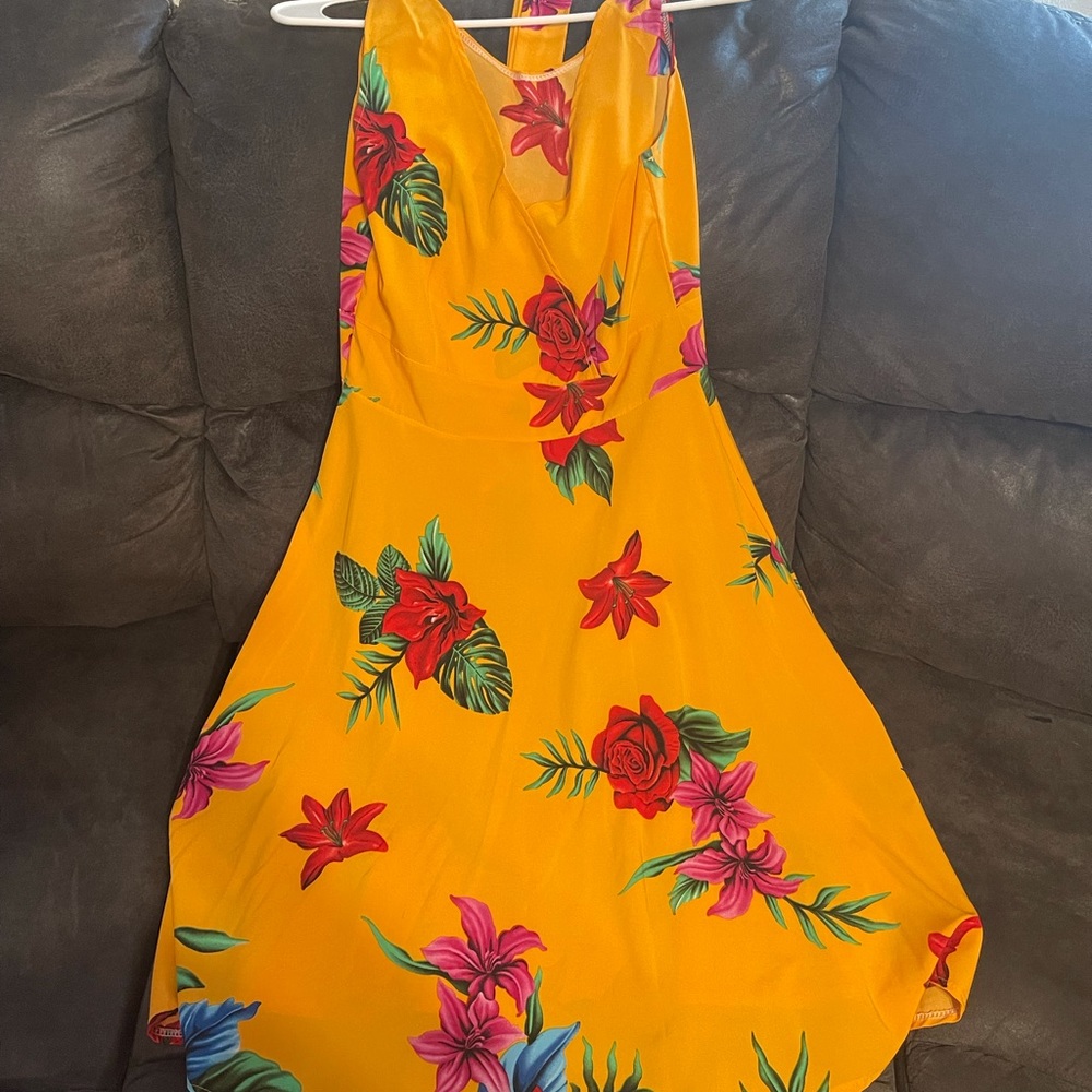 Orange Hawaiian flowered pinup dress - Picture 3 of 3